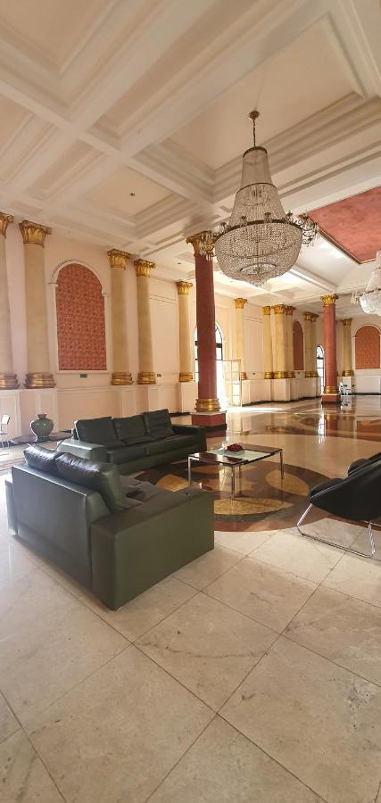 Luxuria Palazzo Di Italia